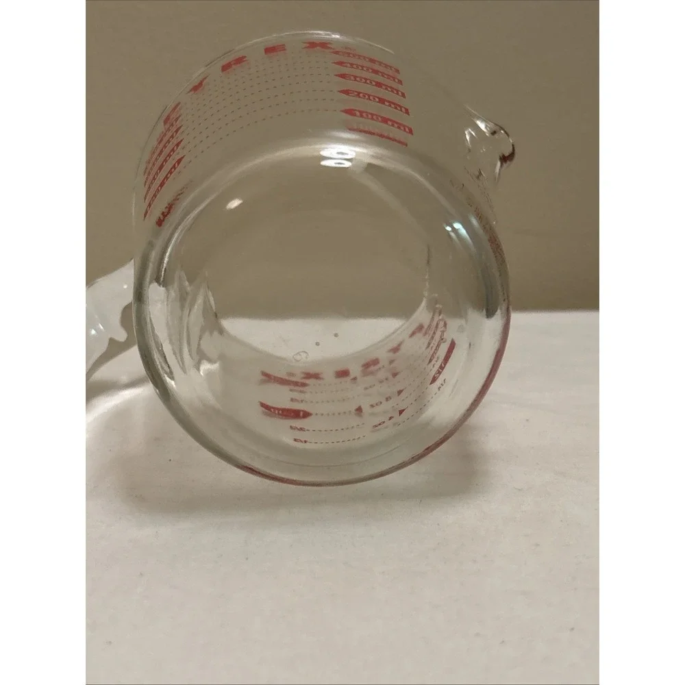 Pyrex 2-Cup 1 Pint 16 Ounce Red Lettered Glass Measuring Cup